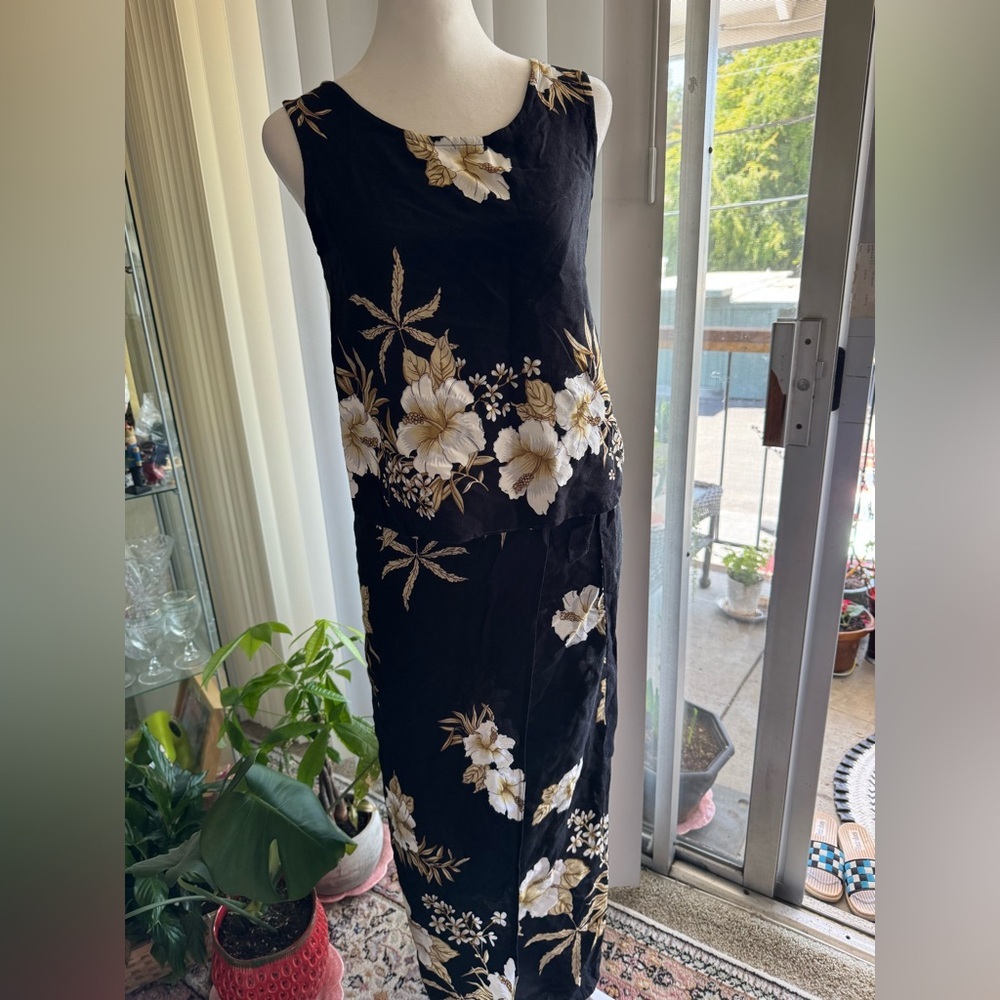 VTG Hibiscus Collection Hawaii 2 Piece Top & Skirt Sarong SMALL Black & White - Picture 14 of 16